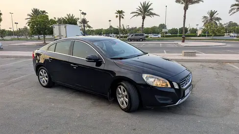 Volvo S60 T4 Edition. Very clean.