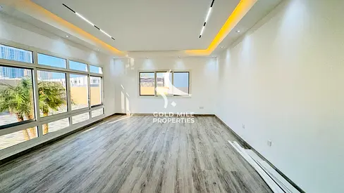 Luxury Family Home | Main Road Location