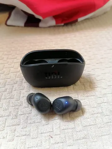 JBL In-Ear Wireless Earbuds with Charging Case
