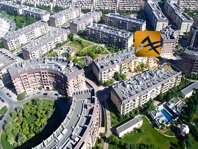 شقة مفروشة من 3 غرف نوم | برج تاكايا A | إطلالات على المدينة والحديقة