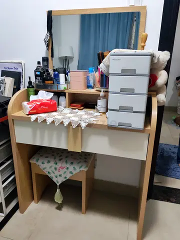 Makeup cabinet