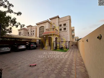 فيلا للبيع بالروضة شارع وسكة بالكهرباء والمياه ومكيفات وجه حجر مقابل مسجد خمس غرف ماستر 5 الاف قدم مربع