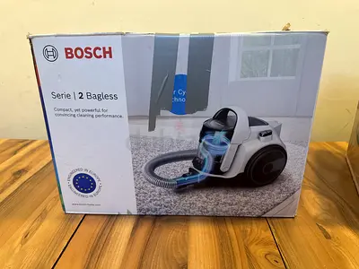 Bosch Serie 2 Bagless Vacuum Cleaner