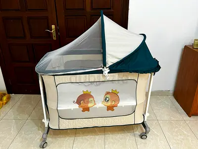Baby crib
