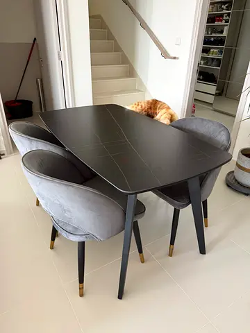 Dinning table  chairs for sale - perfect condition