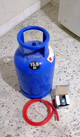 Empty Gas cylinder with regulator and pipe Urgent sale