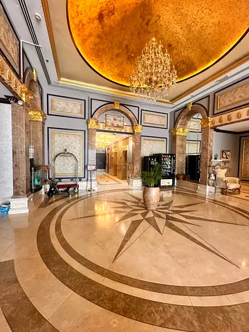 للبيع شقة  مميزة غرفتين نوم و صالة في برج الماجستيك