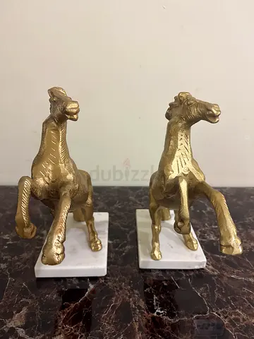 2 horse statues for sale