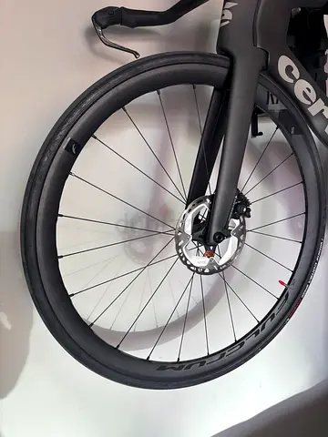 High-Performance Fulcrum 400 Disc wheel pair