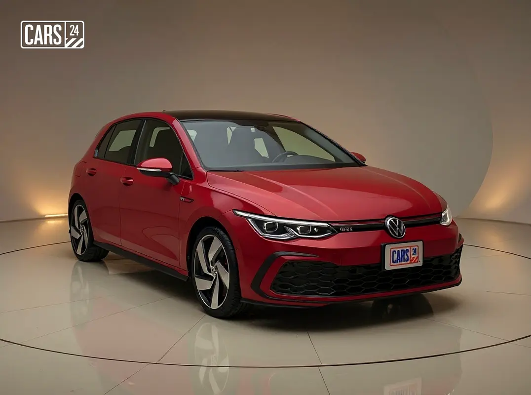 Volkswagen Golf 2024 — photo 1 of 13