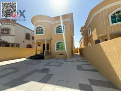 Villa for sale in Al Muwaihat 2, five rooms with a living room and majlis, at a very special price.
