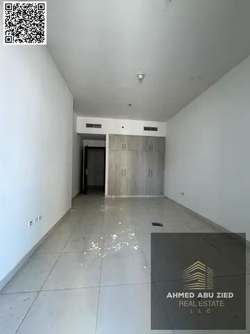 اكبر وارقي غرفتين وصاله|3 حمام|خزائن حائط|2بلكونه اطلاله مفتوحه|تكييف مركزي|موقع مميز بجوار جميع الخدمات|سهل الوصول والخروج لدبي والشارقه