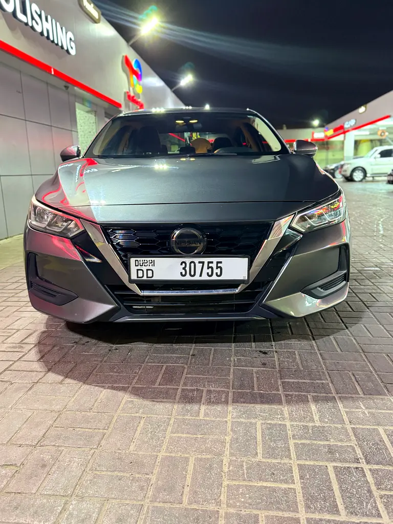 Nissan Sentra 2022 — photo 1 of 7