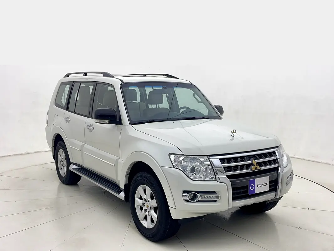 Mitsubishi Pajero 2022 — photo 1 of 13