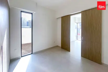 Bright & Spacious | LShaped Garden | Amenities