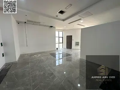 اشيك وا جمل مكتب للايجار السنوي ف عجمان موقع مميز جدا باطلالة مباشرة علي الخور مساخة ولسعة تبلغ 5000قدم _طابق كامل _موقف سيارات_جيم ومسبح متاحين