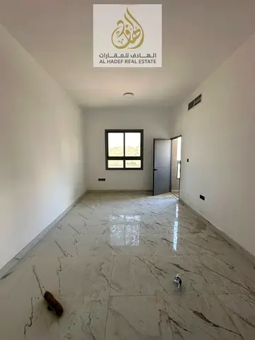 🏡 للإيجار السنوي – غرفة وصالة أول ساكن في الجرف 3 – عجمان