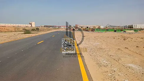 فرصة استثمارية مميزة لامتلاك أرض صناعية بموقع استراتيجي في Umm Al Thu'ub Industrial Area في إمارة Umm Al Quwain، بالقرب من E11 Road، مما يوفر سهولة ال