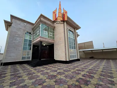 Like brand new full renovated 6 bedroom villa for sale 2 hall 2 Majlis Maid room wardrobes parking 4.5m