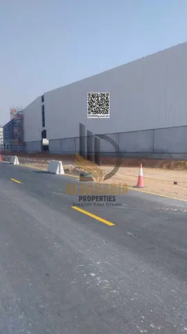 مستودع كبير للإيجار بالمنطقة الحرة أم القيوين