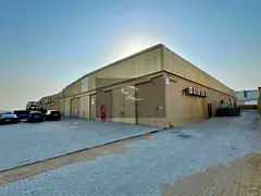 Warehouses available for annual rent in a prime and strategic location with easy access to all Emira