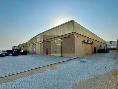 مستودعات للإيجار السنوي – الشارقة / الصجعة (مدينة الإمارات الصناعية – منطقة الحنو)  فرصة مميزة للشركات والمستثمرين
