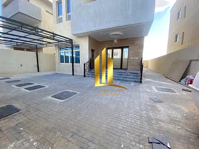 للبيع فيلا في بساتين الزبير الشارقه