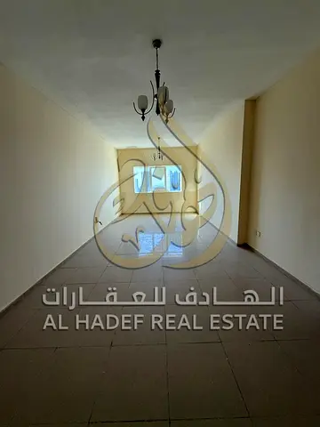 Three-bedroom apartment with a living room - separate lounge with air conditioning unit (owner's included) - free parking - balcony with an open view