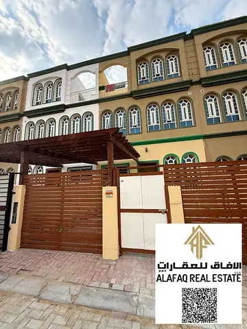 فيلا أب تاون للبيع في الزاهية | 3 غرف نوم، 4 حمامات | تصميم عصري وفسيح