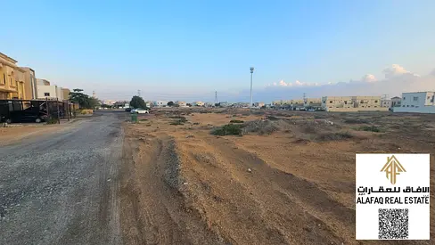 ثلاث قطع أراضٍ للبيع في الحليو 1 بتصريح تاون هاوس G+2، مساحة 1722 قدم مربع مع باركن خارجي، سعر مميز 440 ألف درهم شامل الرسوم