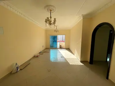 باركن مجانا-غرفه وصاله-مساحات واسعه-مطبخ كبير-2حمام-تاور عائلي-موقع مميز-قريبه علي مخرج دبي-6شيكات