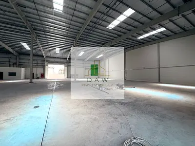 BRAND NEW WAREHOUSES SHOWROOM FOR RENT IN UMQ,