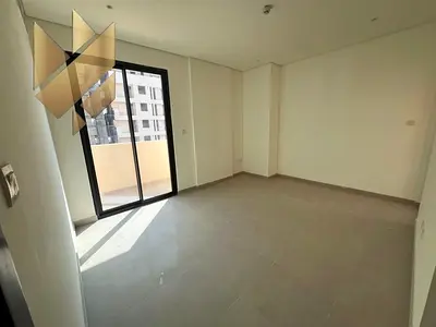 **First tenant – Clean finishing – Excellent space – Central AC & gas – Balcony – 10 payments**