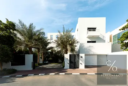 6-Bedroom Luxury Villa I Burj Al Arab view