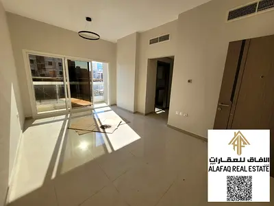 للإيجار شقة جديدة أول ساكن في الجرف 3 على شارع الشيخ محمد بن راشد مباشرة، قريبة من السوق الصيني ومركز القبائل، موقع حيوي ومتميز