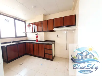 Like new apartment 2bhk with balcony with dining space 6chqs payment just rent 40k
