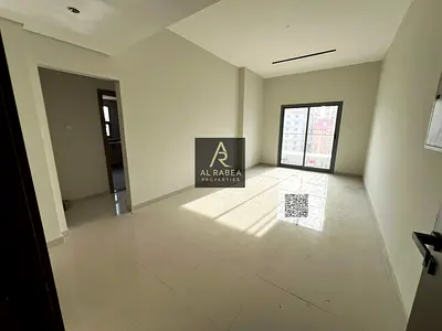 **شقة ثلاث غرف وصالة للإيجار السنوي في النعيمية 1 بعجمان بالقرب من مستشفى ثومبي مع بلكونة وخزائن مدمجة**