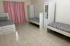 Very clean and quiet executive bedspace for men available in silicon oasis.