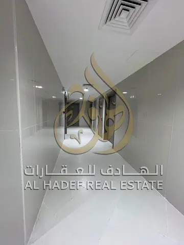 📢 للإيجار السنوي في القليعة – غرفة وصالة (أول ساكن)  فرصة مميزة للسكن في بناية جديدة – أول ساكن في منطقة القليعة، حيث تتوفر شقة غرفة وصالة بتصميم حدي