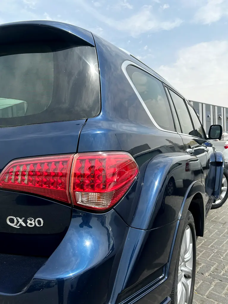 Infiniti QX80 2014 — photo 1 of 20