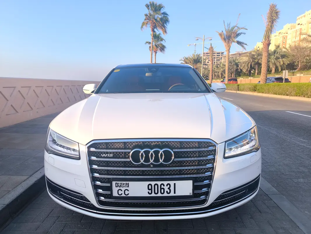 Audi A8 2016 — photo 1 of 10