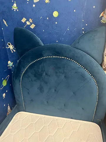 Stylish Childrens Bed with Unique Design 90x180cm with medical mattress