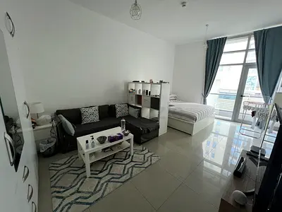 Female only | Huge/Studio Like | Private Bathroom | Balcony | Single Occupancy | Marina Canal | Tram