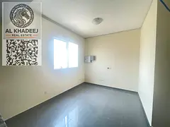 Large studio apartment in the Al-Aliya area, close to all services and main roads.