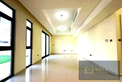 منزل تاون هاوس مكون من 3 غرف نوم + غرفة للخادمة، غرفة معيشة كبيرة ومطبخ قريب، قريب من المسبح والحديقة