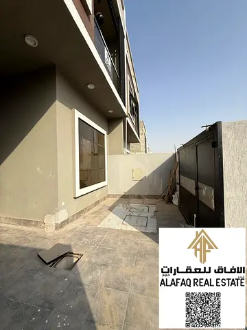 تاون هاوس 4 غرف + غرفة خادمة للبيع في الزاهية | مساحة أرض 1800 قدم مربع | مساحة بناء 2950 قدم مربع | تصميم واسع وموقع سكني مميز | السعر 1.3 مليون درهم