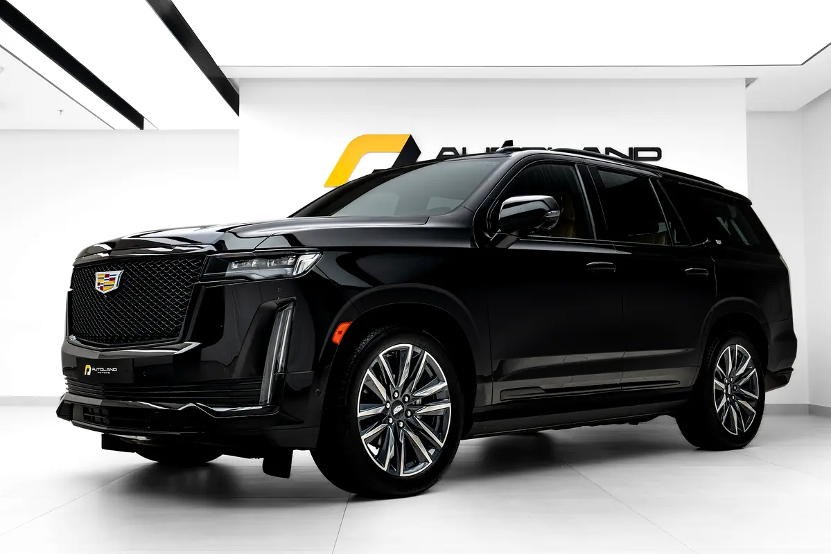 Cadillac Escalade 2023 — photo 1 of 15