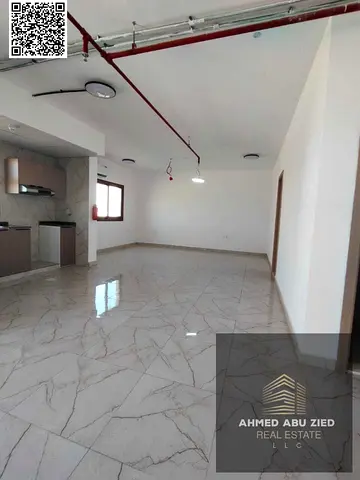 اول مستاجر  مكتب يصلح لجميع الانشطة التجارية مساحتها تبلغ حوالي 1500 قدم _قريب من السوق الصيني _قريب من مداخل الشارقة ودبي _السعر الافضل بعجمان