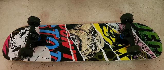 Oxelo Skateboard with colorful backboard and perfect condition