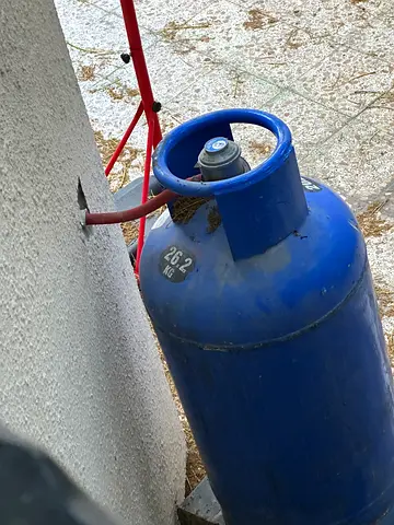 Adnoc gas cylinder large 26.2 half gas